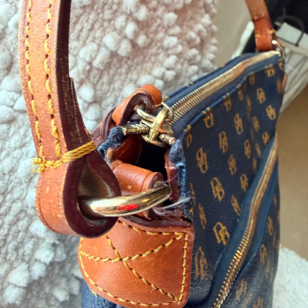 Dooney and Bourke Gretta Shoulder EUC Classic Old Money Bag Navy - Picture 12 of 13